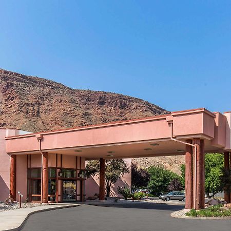 Quality Suites Moab Near Arches National Park Exterior photo