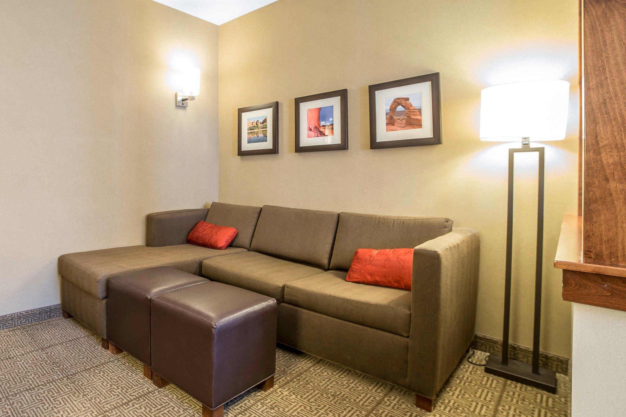 Quality Suites Moab Near Arches National Park Exterior photo