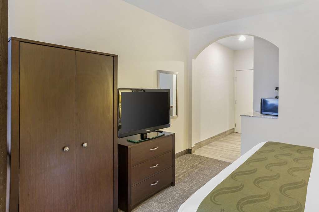 Quality Suites Moab Near Arches National Park Room photo