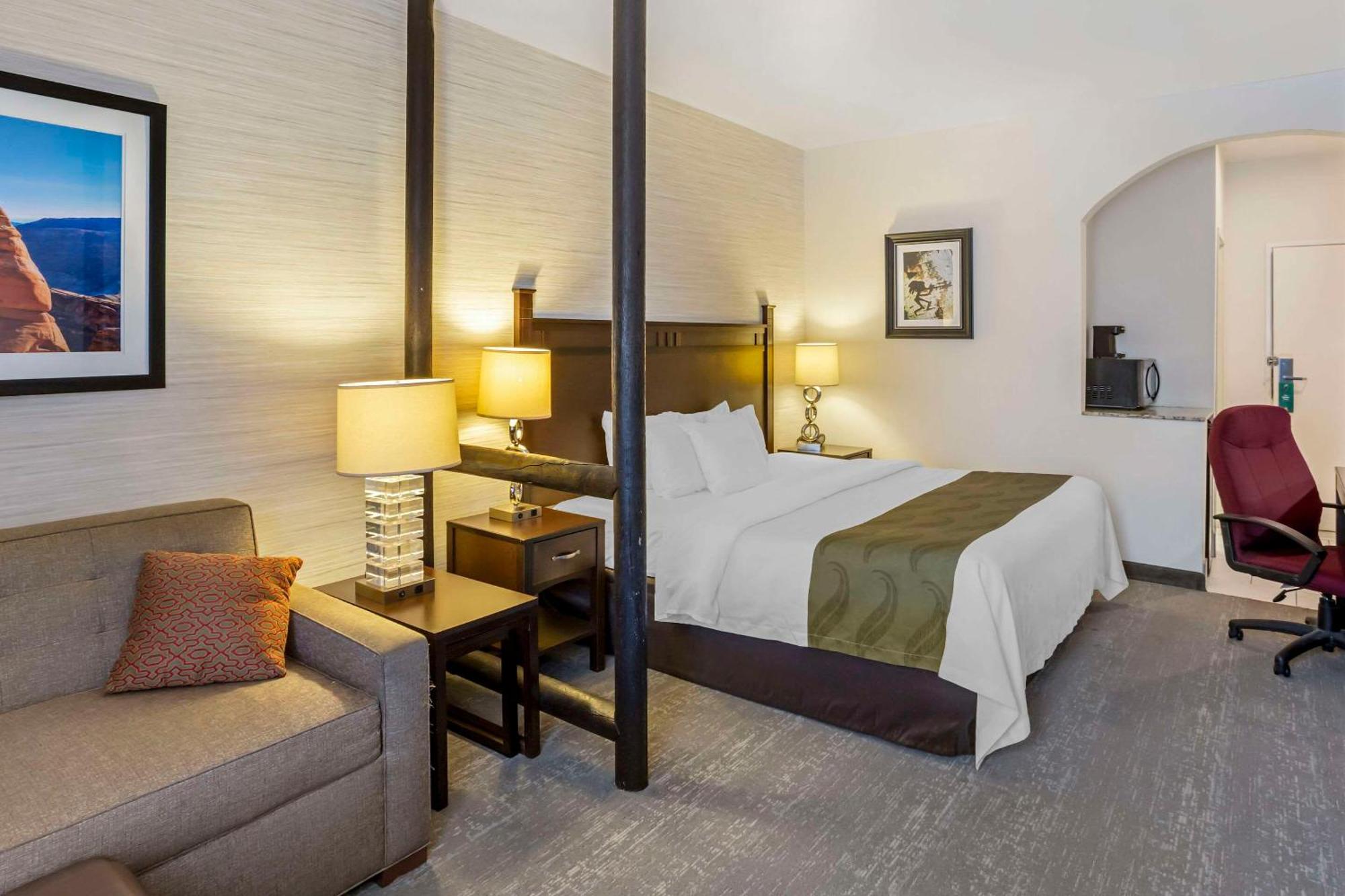 Quality Suites Moab Near Arches National Park Exterior photo