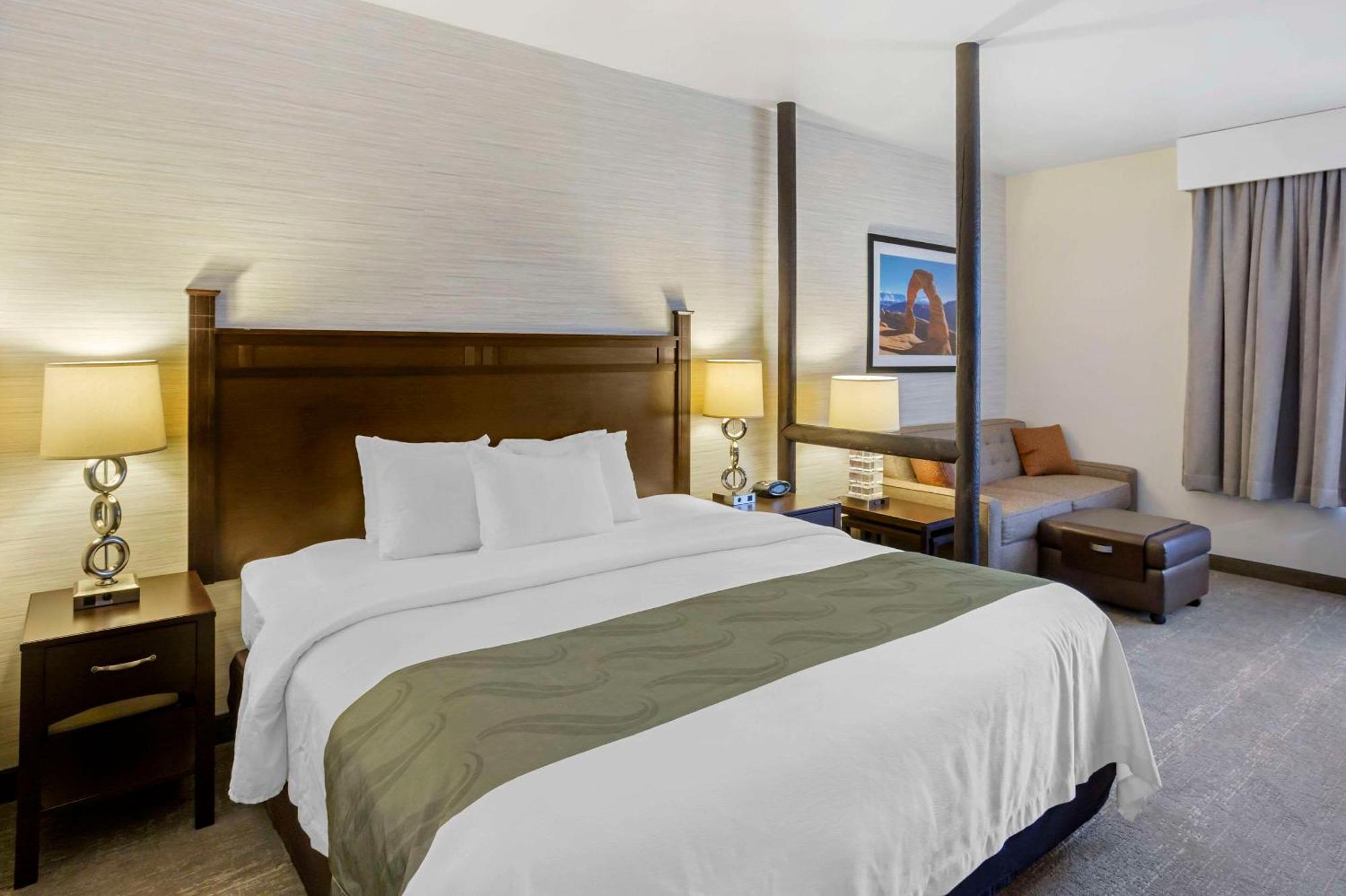 Quality Suites Moab Near Arches National Park Exterior photo
