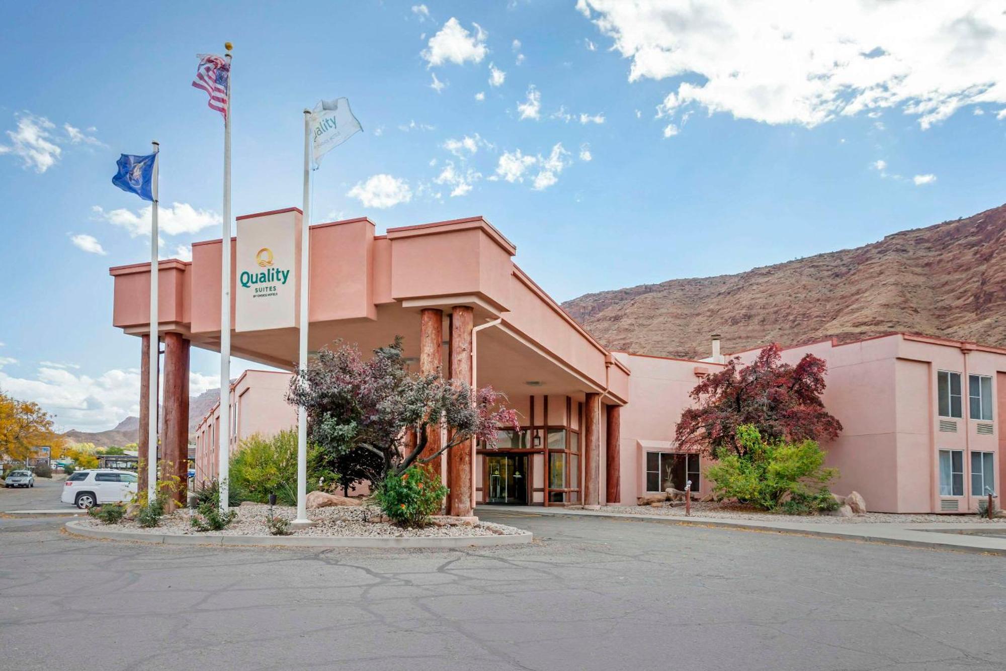 Quality Suites Moab Near Arches National Park Exterior photo